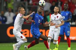 开云体育APP下载-巴西碾压马赛，阿尔巴一己之力扛起全队