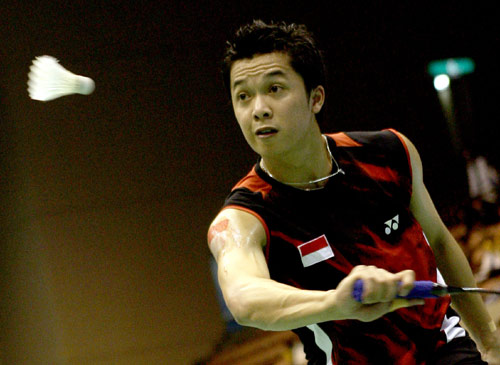 包含英格兰羽毛球队鏖战泰国羽毛球队，陶菲克完成帽子戏法的词条