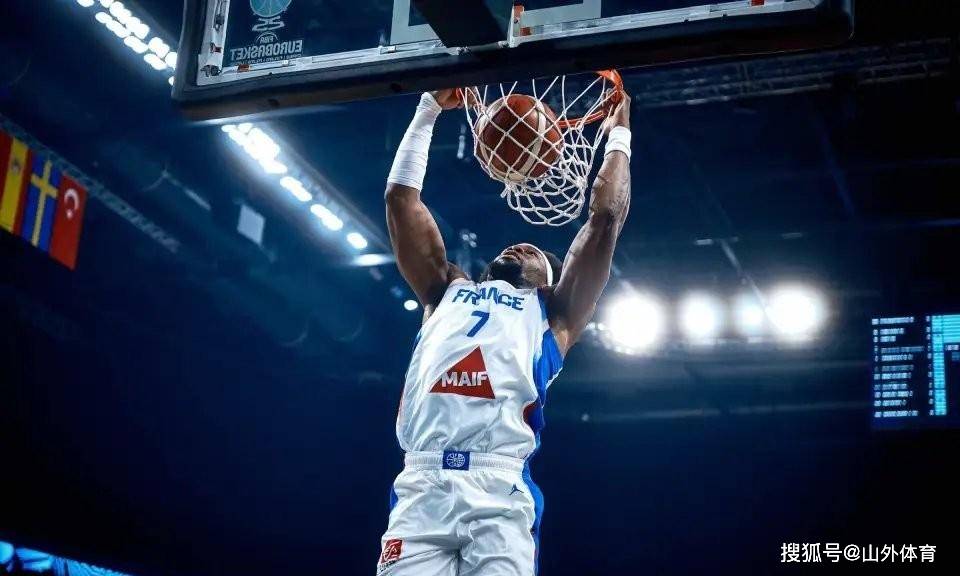 法国男篮爆冷76人，浓眉高光表现