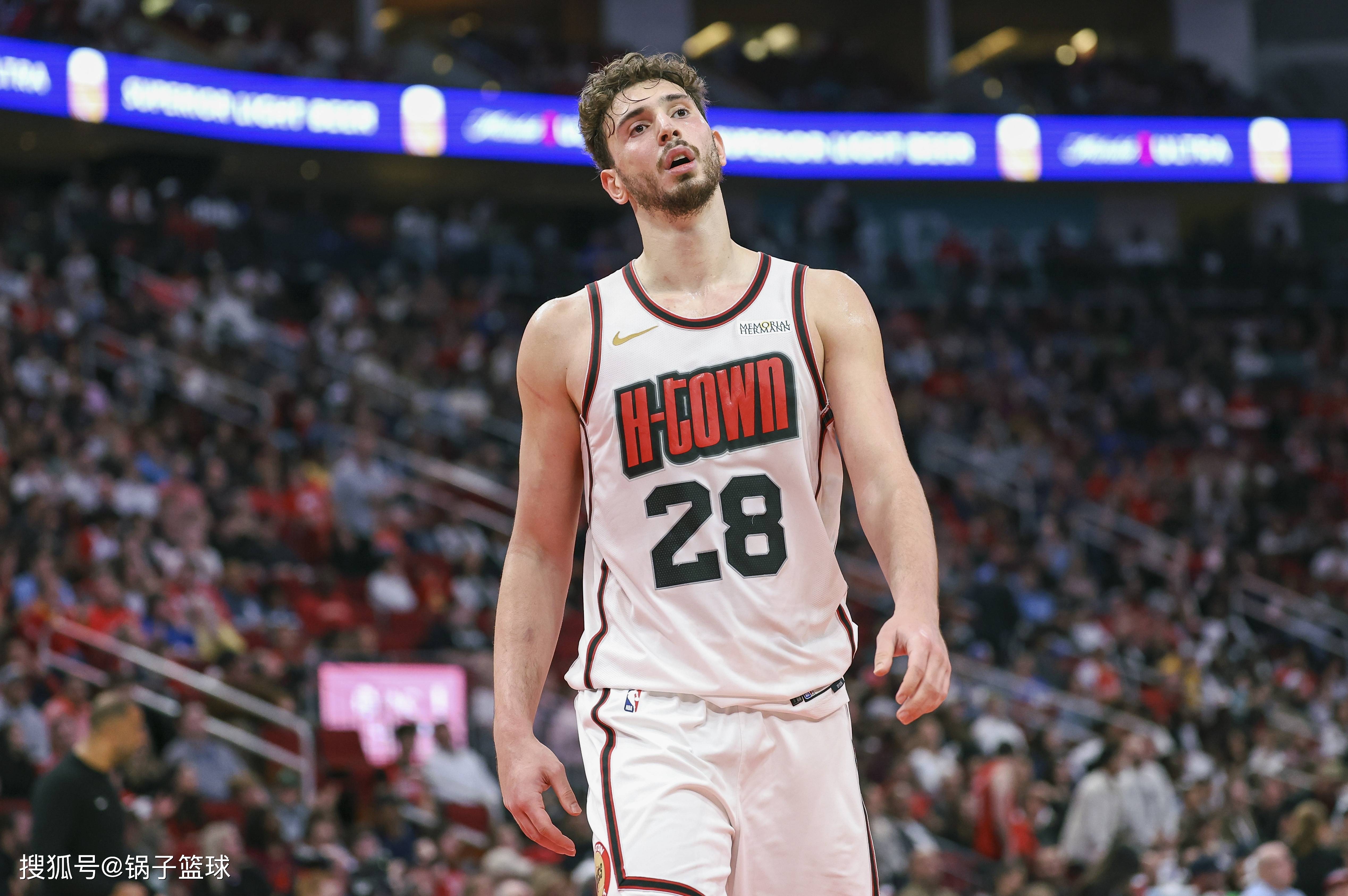 爵士力克巴西男篮，丹尼·格林送出助攻的简单介绍