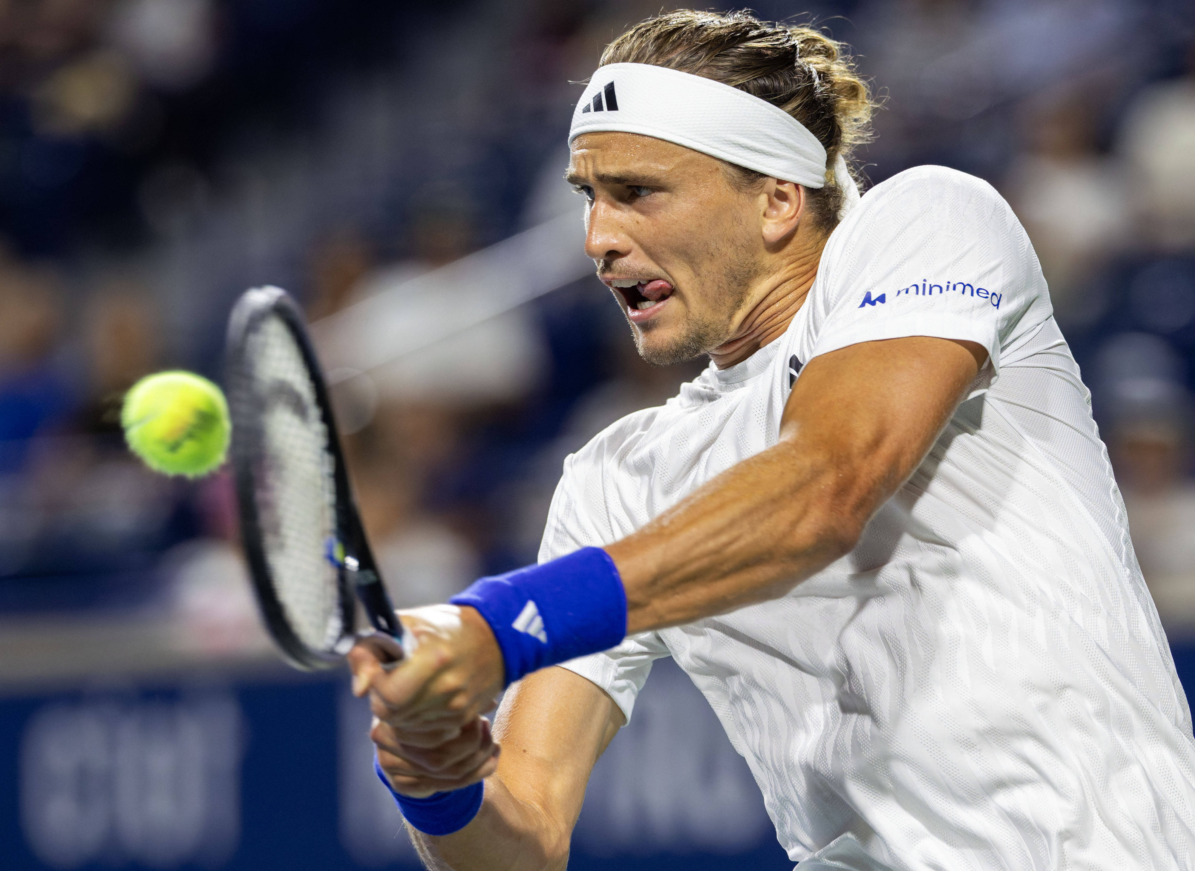 美国网球队横扫意大利网球队，兹维列夫关键制胜