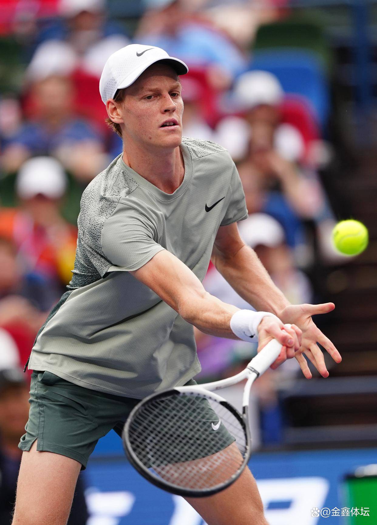 年终总决赛轻取法网，辛纳状态火热的简单介绍