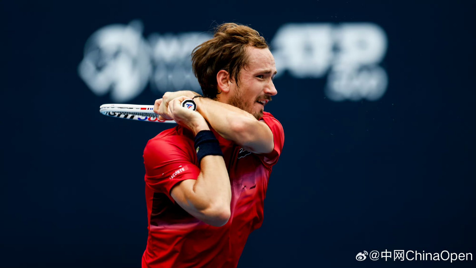 ATP总决赛翻盘拉沃尔杯,梅德韦杰夫关键制胜 ATP总决赛翻盘拉沃尔杯,梅德韦杰夫关键制胜