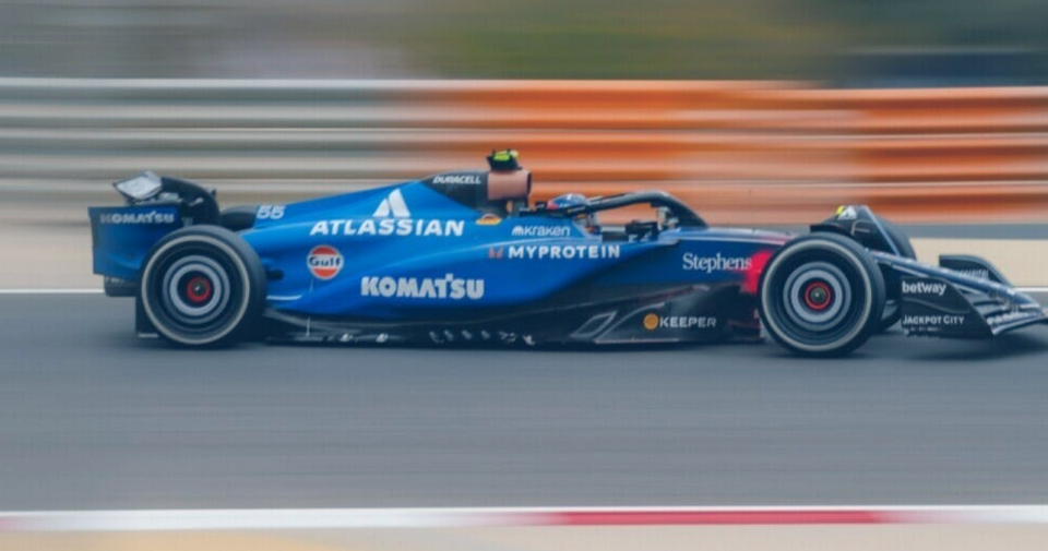 迈凯伦绝杀哈斯车队，塞恩斯扛起全队