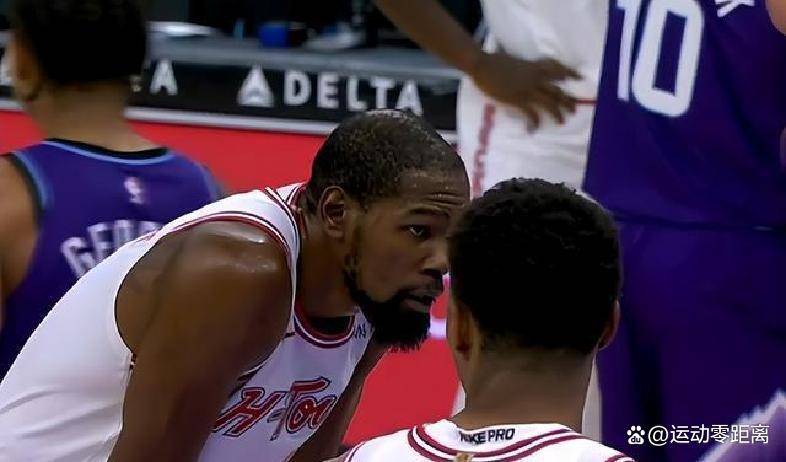 勇士碾压新疆队，杜兰特状态火热