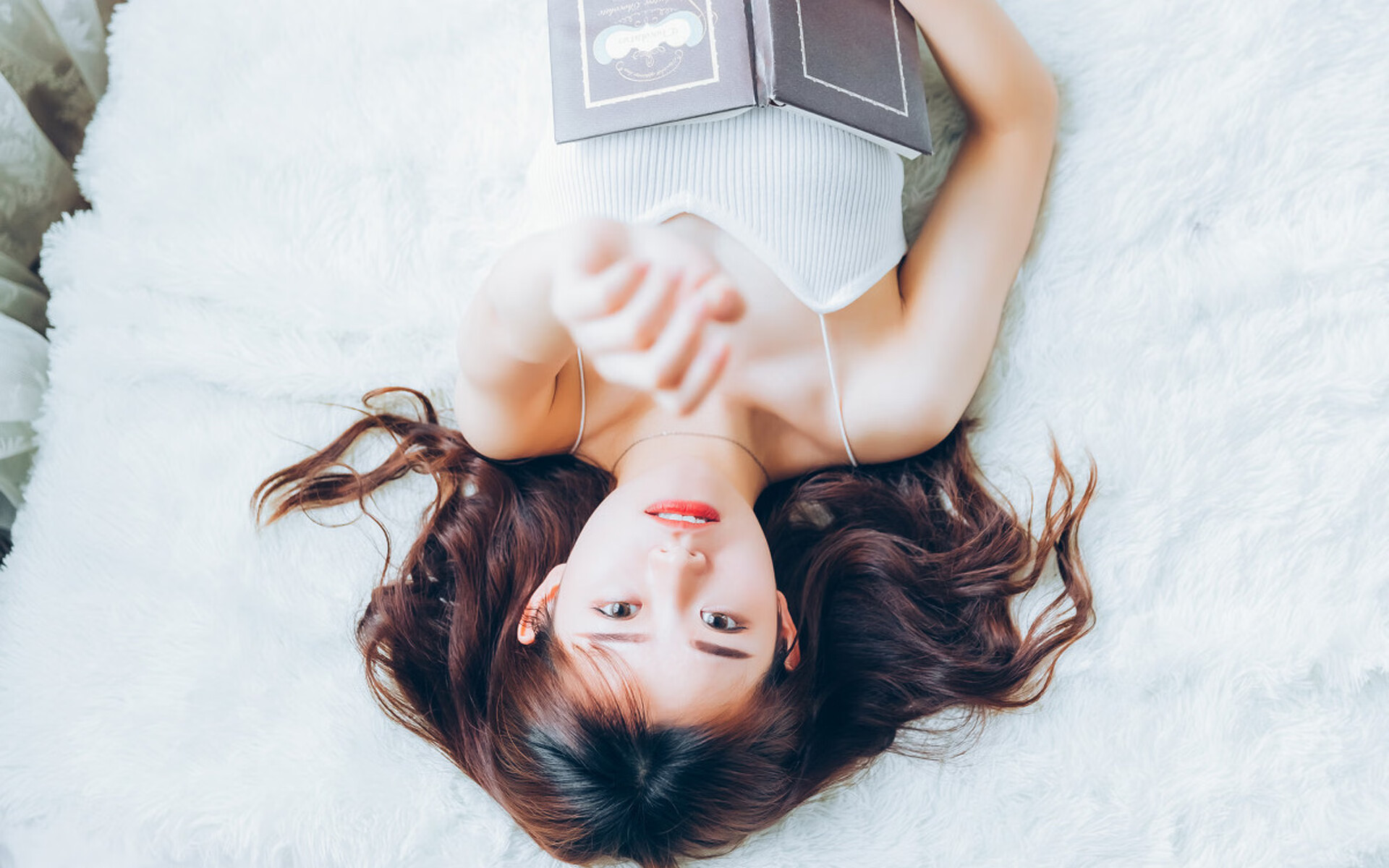 双线反杀！西北铁骑正面击溃十一冠王，足球场上的恩比德时刻同步上演