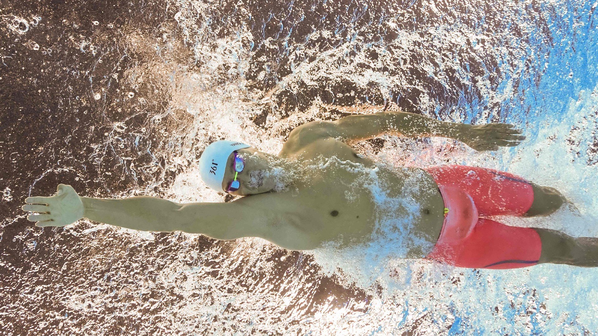 黑天鹅降临圣西罗,莱奥用教科书表演重写边锋定义